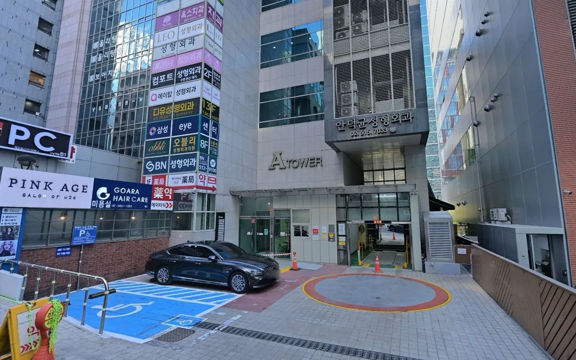 Street view of the buildings next to Gangnam Station Exit 12